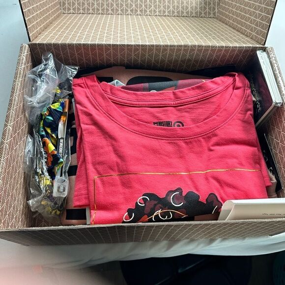 NIB Target Beyond Measure Black History Box Set Pink Sweatsuit, 3 Tees - Size XL - Picture 2 of 14